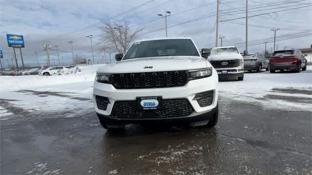 Thumbnail: 2025 Jeep Grand Cherokee - 3