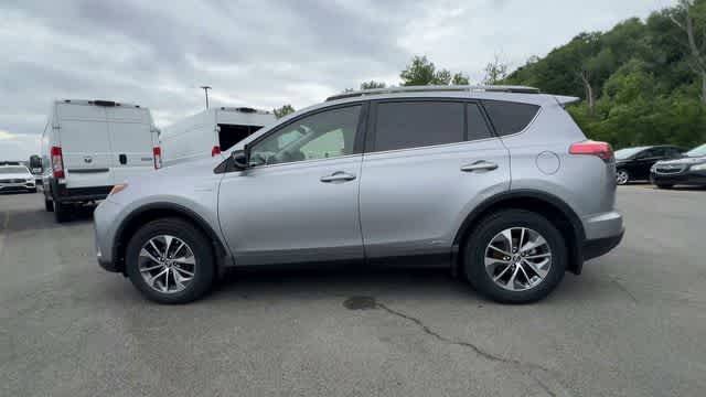 Thumbnail: 2018 Toyota RAV4 - 4