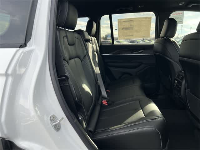 Thumbnail: 2025 Jeep Grand Cherokee - 18