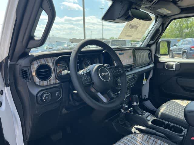 Thumbnail: 2026 Jeep Wrangler - 18
