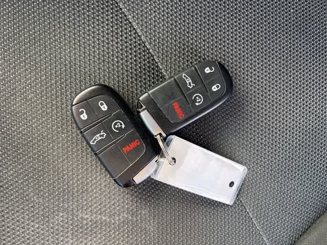 Thumbnail: 2018 Dodge Charger - 21