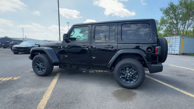 Thumbnail: 2026 Jeep Wrangler - 7