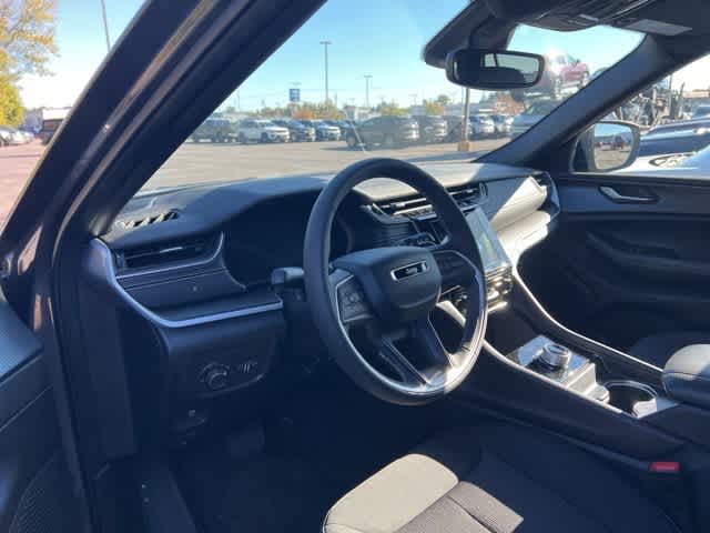 Thumbnail: 2024 Jeep Grand Cherokee L - 4