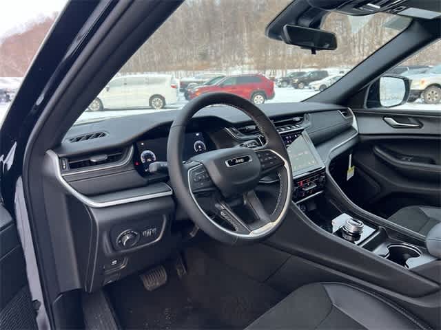 Thumbnail: 2025 Jeep Grand Cherokee - 10