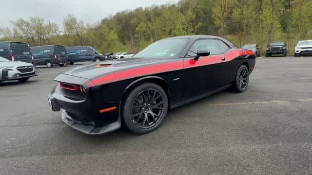 Thumbnail: 2017 Dodge Challenger - 4