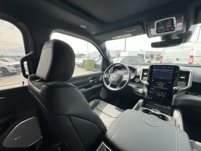 Thumbnail: 2026 RAM 1500 - 17