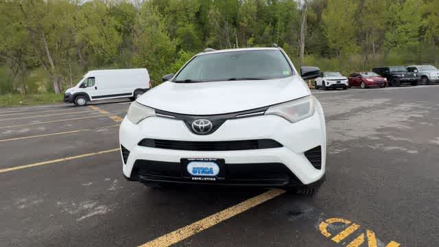 Thumbnail: 2018 Toyota RAV4 - 3