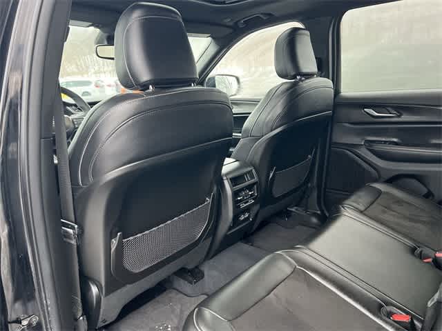 Thumbnail: 2023 Jeep Grand Cherokee - 16