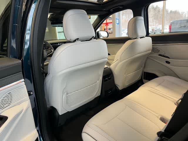 Thumbnail: 2025 Jeep Wagoneer S - 12