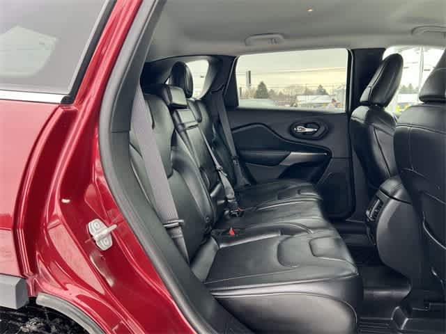 Thumbnail: 2019 Jeep Cherokee - 18