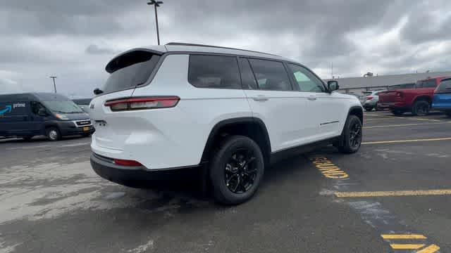 Thumbnail: 2026 Jeep Grand Cherokee L - 8
