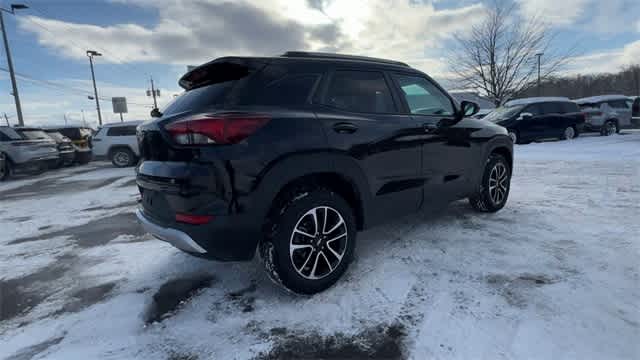 Thumbnail: 2025 Chevrolet TrailBlazer - 8