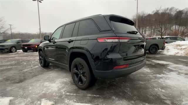 Thumbnail: 2023 Jeep Grand Cherokee - 6