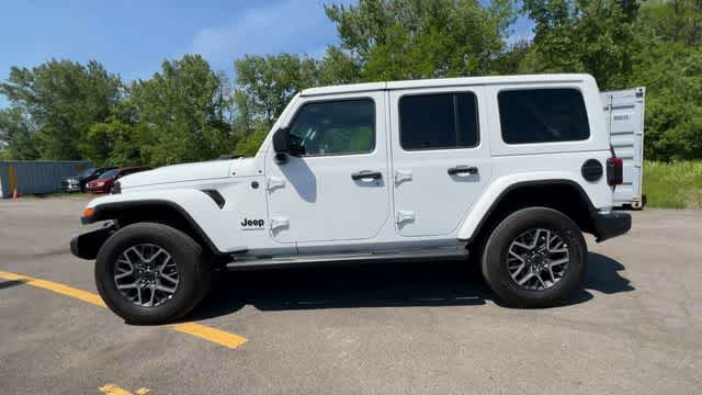 Thumbnail: 2025 Jeep Wrangler - 4