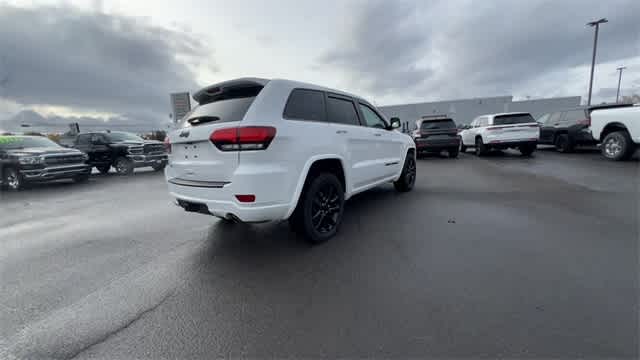 Thumbnail: 2018 Jeep Grand Cherokee - 8