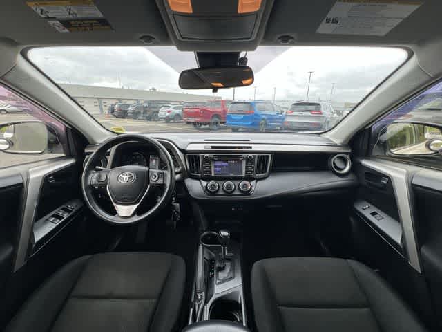 Thumbnail: 2018 Toyota RAV4 - 22