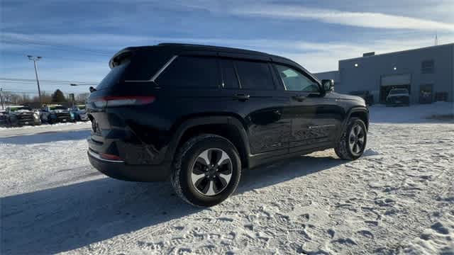 Thumbnail: 2022 Jeep Grand Cherokee - 8