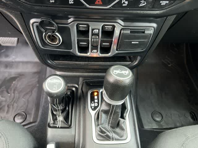 Thumbnail: 2019 Jeep Wrangler - 22