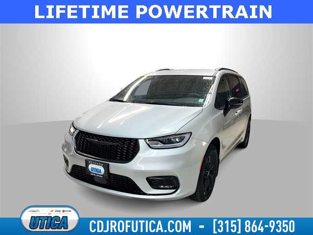 Thumbnail: 2026 Chrysler Pacifica - 1