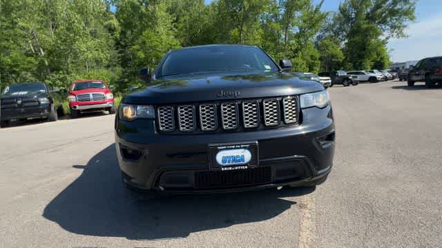 Thumbnail: 2017 Jeep Grand Cherokee - 2