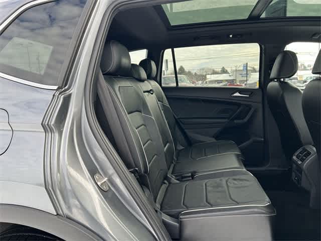 Thumbnail: 2022 Volkswagen Tiguan - 18