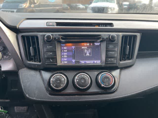 Thumbnail: 2018 Toyota RAV4 - 17