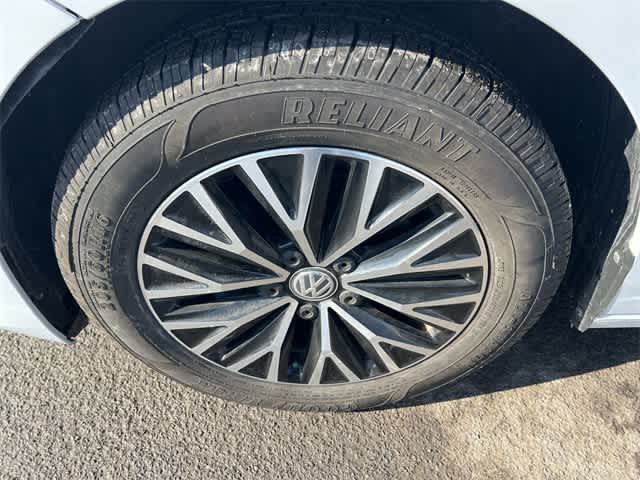 Thumbnail: 2019 Volkswagen Jetta - 12