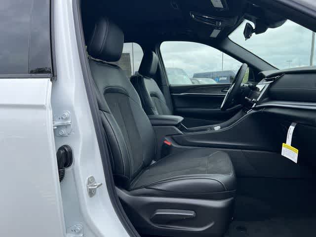 Thumbnail: 2026 Jeep Grand Cherokee L - 27