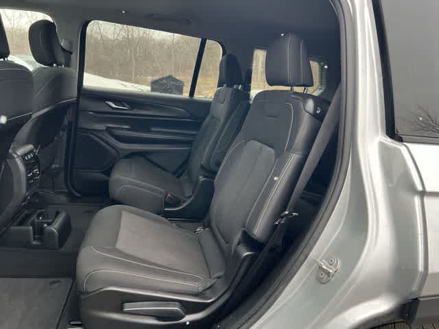 Thumbnail: 2023 Jeep Grand Cherokee - 17