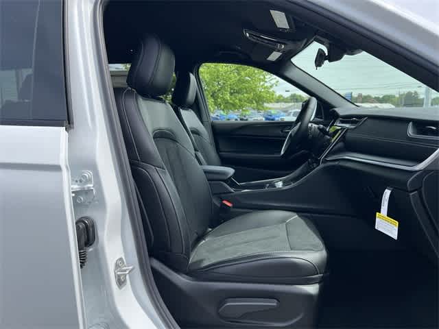 2025 Jeep Grand Cherokee L Laredo 19