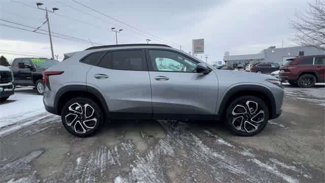 Thumbnail: 2024 Chevrolet Trax - 9