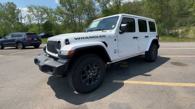 Thumbnail: 2026 Jeep Wrangler - 4