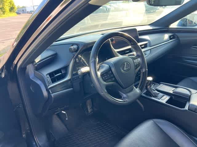 Thumbnail: 2019 Lexus ES - 4