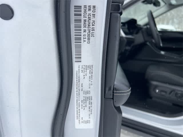 Thumbnail: 2023 Jeep Grand Cherokee - 26