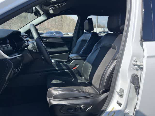 Thumbnail: 2023 Jeep Grand Cherokee - 15