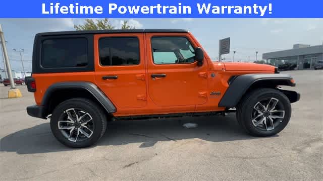 Thumbnail: 2025 Jeep Wrangler - 9
