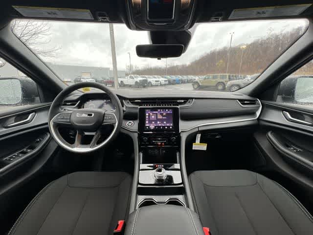 Thumbnail: 2026 Jeep Grand Cherokee - 14
