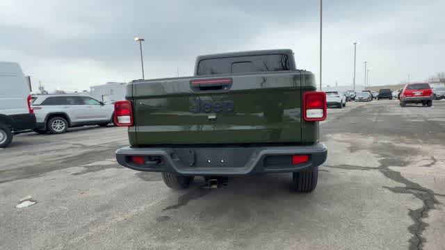 Thumbnail: 2022 Jeep Gladiator - 7