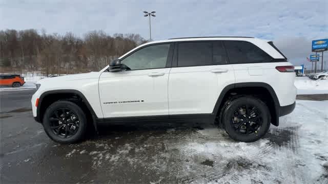 Thumbnail: 2025 Jeep Grand Cherokee - 5
