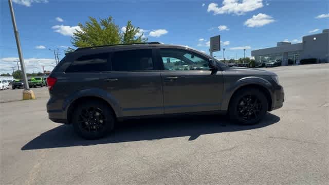 Thumbnail: 2016 Dodge Journey - 9