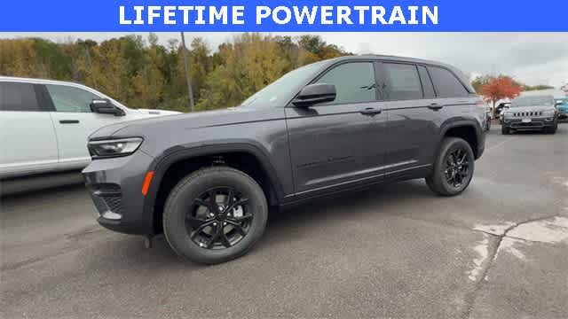 Thumbnail: 2025 Jeep Grand Cherokee - 4