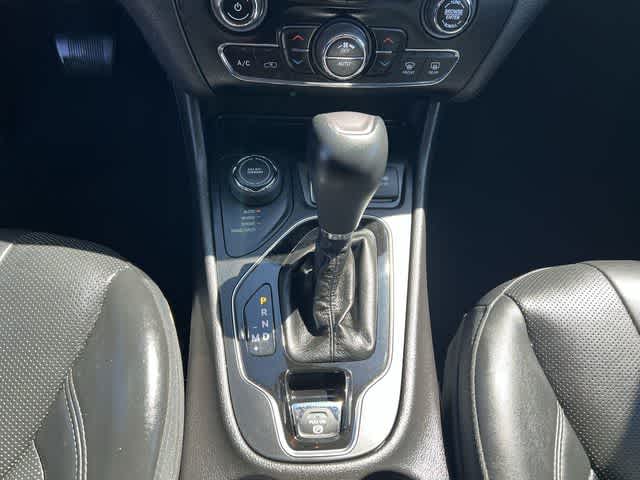 Thumbnail: 2019 Jeep Cherokee - 21