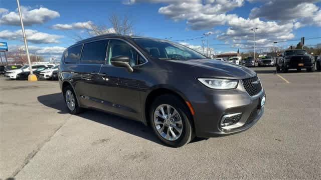 Thumbnail: 2021 Chrysler Pacifica - 2