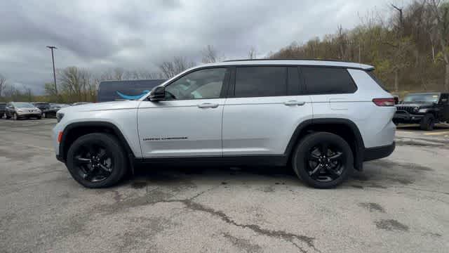 Thumbnail: 2023 Jeep Grand Cherokee - 5
