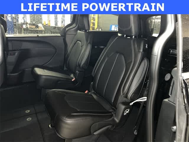 Thumbnail: 2026 Chrysler Pacifica - 17