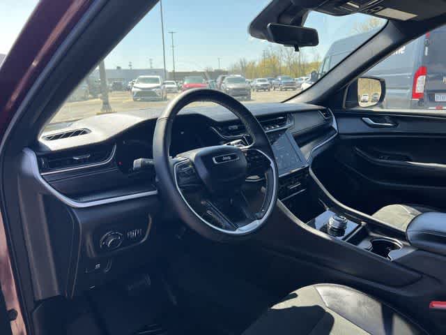 Thumbnail: 2025 Jeep Grand Cherokee - 10