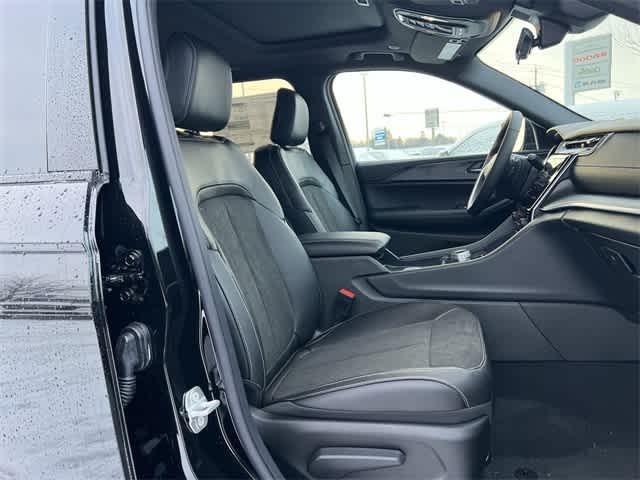 Thumbnail: 2025 Jeep Grand Cherokee - 19