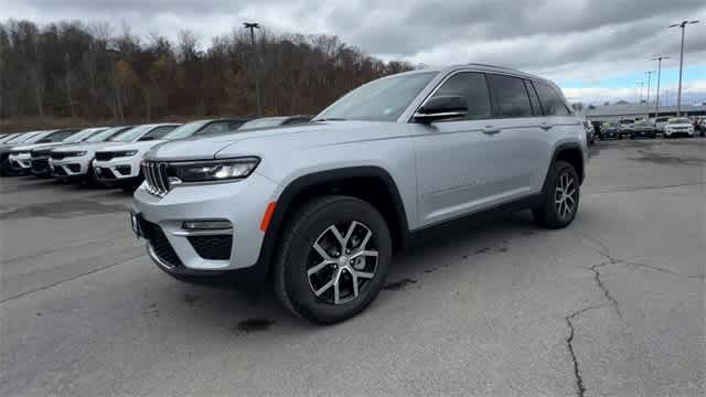 Thumbnail: 2025 Jeep Grand Cherokee - 4