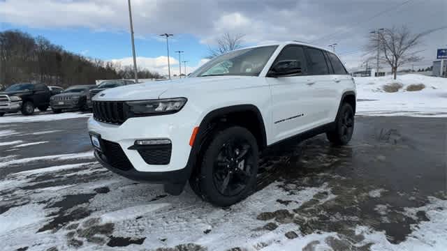 Thumbnail: 2025 Jeep Grand Cherokee - 4
