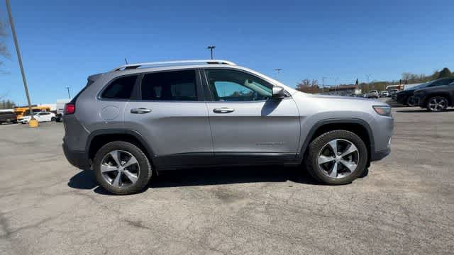Thumbnail: 2019 Jeep Cherokee - 8